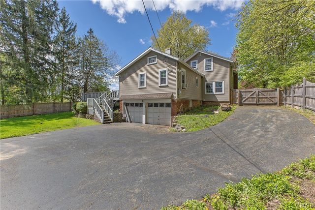4 Lynacres Boulevard, Dewitt, NY 13066