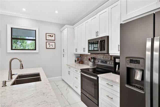 4233 4th AVE NE, Naples, FL 34120