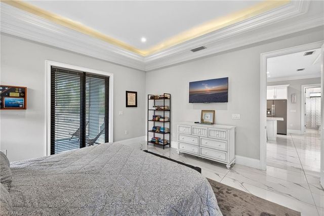 4233 4th AVE NE, Naples, FL 34120