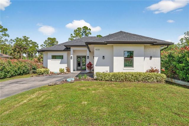 4233 4th AVE NE, Naples, FL 34120