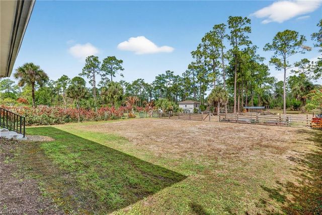 4233 4th AVE NE, Naples, FL 34120