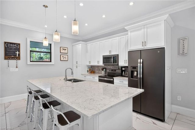 4233 4th AVE NE, Naples, FL 34120