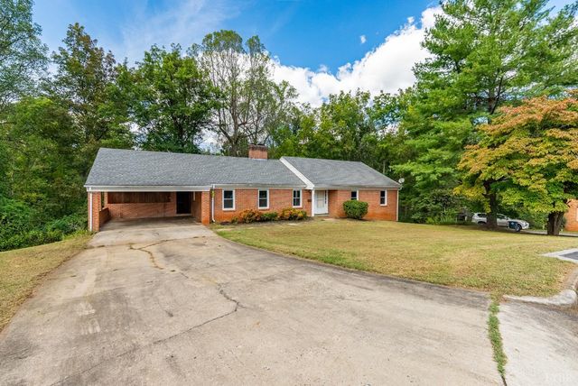 601 Burton Creek Place, Lynchburg, VA 24502