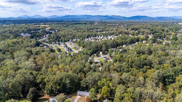 601 Burton Creek Place, Lynchburg, VA 24502