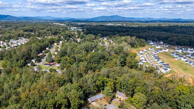 601 Burton Creek Place, Lynchburg, VA 24502