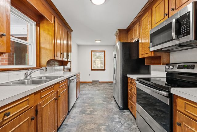 601 Burton Creek Place, Lynchburg, VA 24502