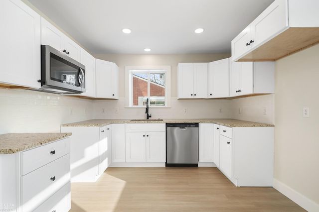 21425 Sunnyview Street, Clinton Township, MI 48035