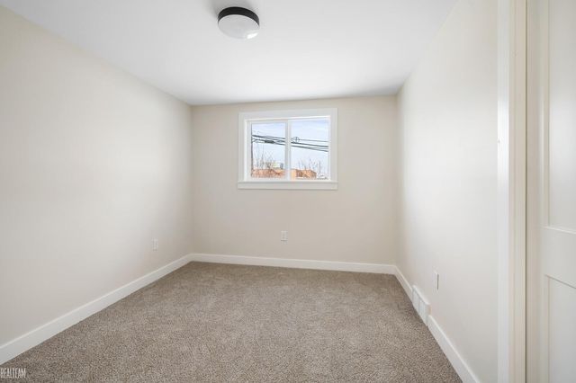 21425 Sunnyview Street, Clinton Township, MI 48035