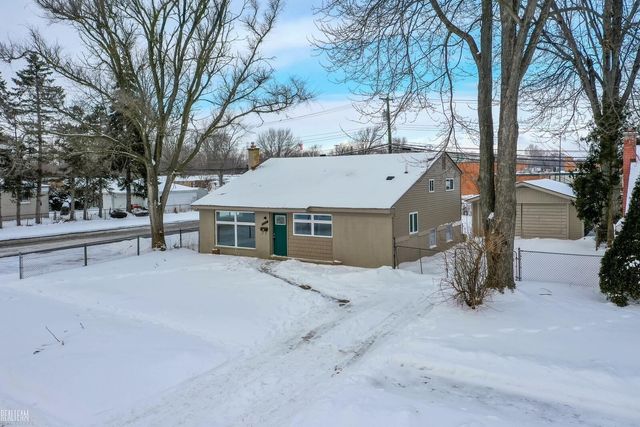 21425 Sunnyview Street, Clinton Township, MI 48035