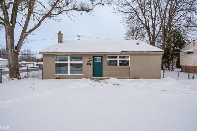 21425 Sunnyview Street, Clinton Township, MI 48035