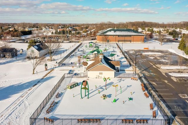 21425 Sunnyview Street, Clinton Township, MI 48035