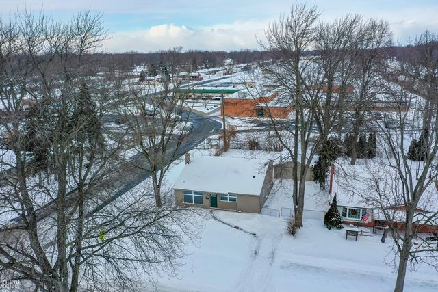 21425 Sunnyview Street, Clinton Township, MI 48035