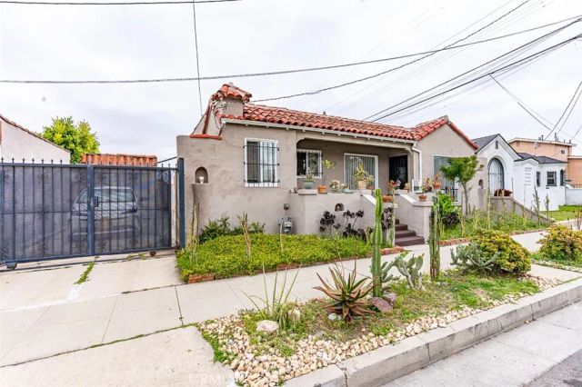 8462 S Denker Avenue, Los Angeles, CA 90047
