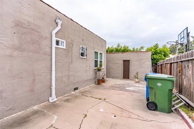 8462 S Denker Avenue, Los Angeles, CA 90047