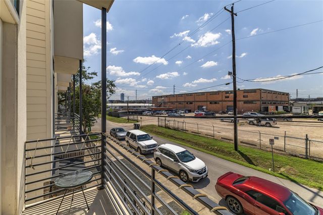 2114 Sabine Street, Houston, TX 77007