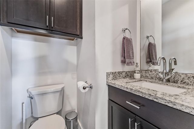 2114 Sabine Street, Houston, TX 77007