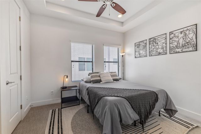 2114 Sabine Street, Houston, TX 77007