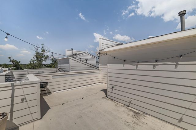 2114 Sabine Street, Houston, TX 77007