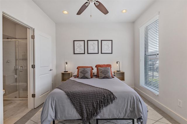 2114 Sabine Street, Houston, TX 77007