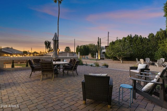 2034 E GLENDALE Avenue, Phoenix, AZ 85020