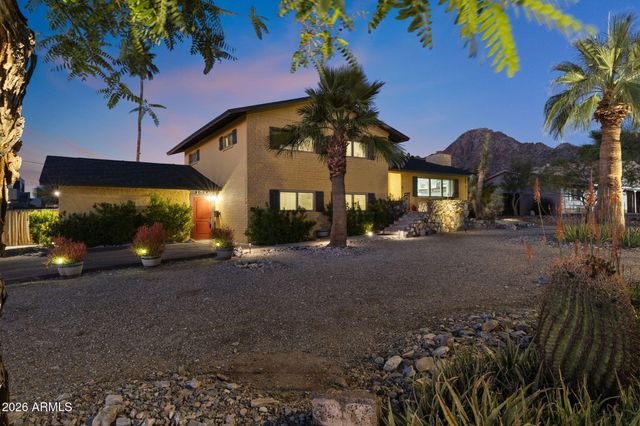 2034 E GLENDALE Avenue, Phoenix, AZ 85020