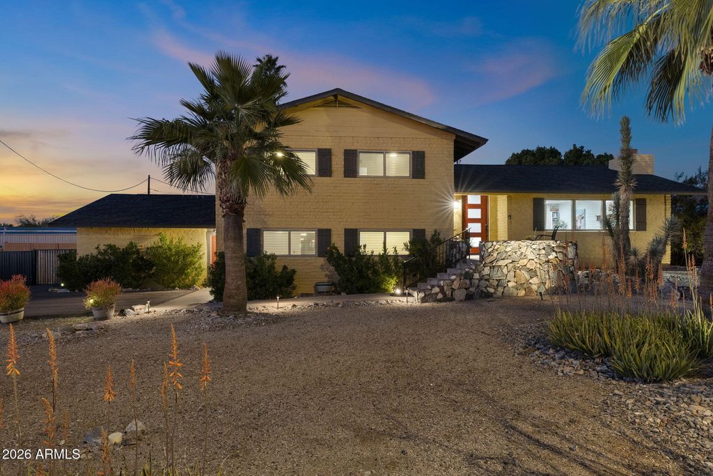 2034 E GLENDALE Avenue, Phoenix, AZ 85020