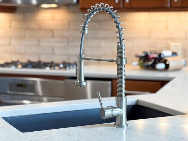 10511 Mission Road 312, Leawood, KS 66206