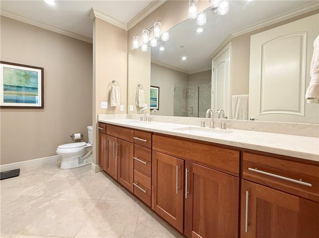 10511 Mission Road 312, Leawood, KS 66206