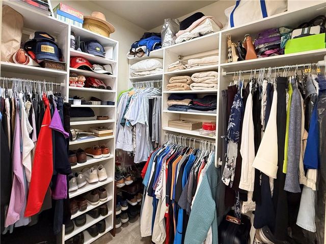 10511 Mission Road 312, Leawood, KS 66206