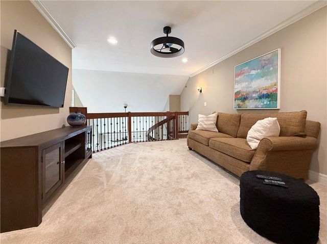 10511 Mission Road 312, Leawood, KS 66206