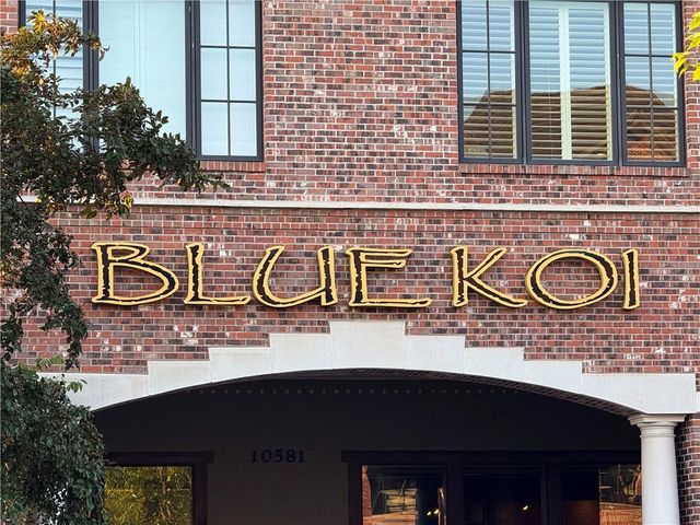 10511 Mission Road 312, Leawood, KS 66206