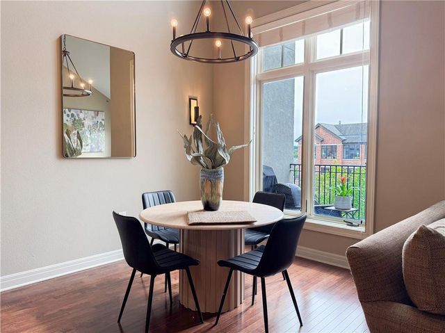 10511 Mission Road 312, Leawood, KS 66206