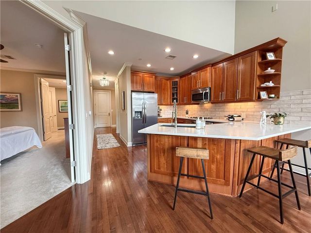 10511 Mission Road 312, Leawood, KS 66206