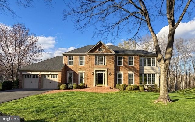 6181 SNOWHILL CT, Centreville, VA 20120