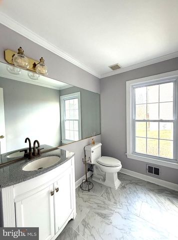 6181 SNOWHILL CT, Centreville, VA 20120