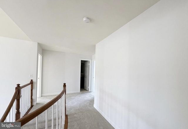 6181 SNOWHILL CT, Centreville, VA 20120