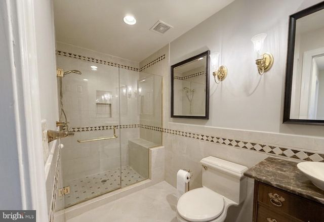 6181 SNOWHILL CT, Centreville, VA 20120