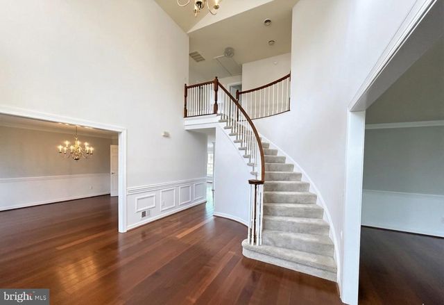 6181 SNOWHILL CT, Centreville, VA 20120