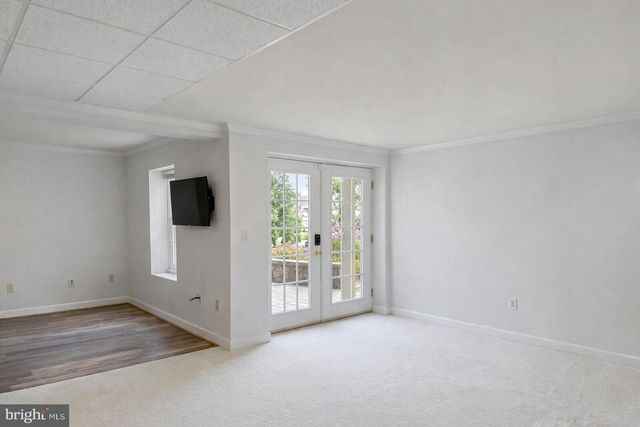 6181 SNOWHILL CT, Centreville, VA 20120