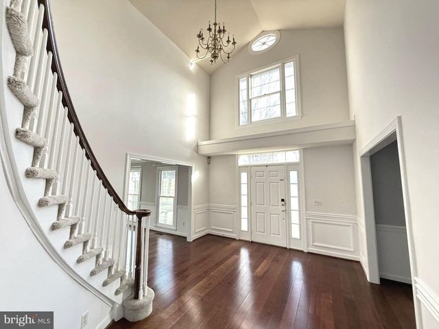 6181 SNOWHILL CT, Centreville, VA 20120