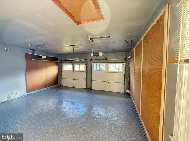 6181 SNOWHILL CT, Centreville, VA 20120