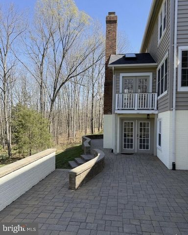 6181 SNOWHILL CT, Centreville, VA 20120