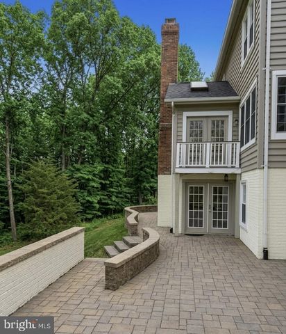 6181 SNOWHILL CT, Centreville, VA 20120