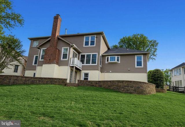 6181 SNOWHILL CT, Centreville, VA 20120