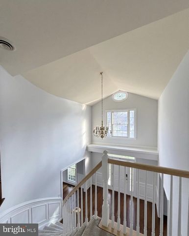 6181 SNOWHILL CT, Centreville, VA 20120