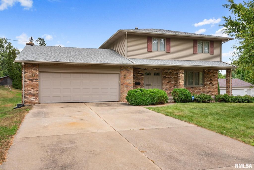 4315 EL RANCHO Drive, Davenport, IA 52806