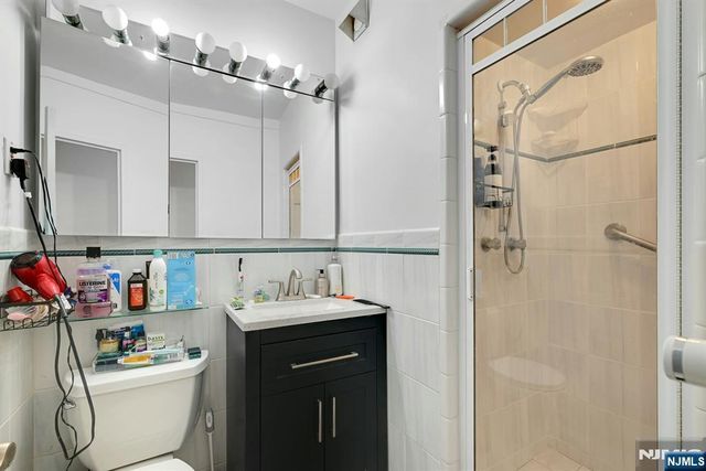 4 Horizon 805, Fort Lee, NJ 07024