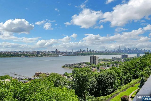 4 Horizon 805, Fort Lee, NJ 07024