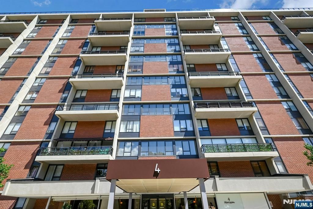 4 Horizon 805, Fort Lee, NJ 07024