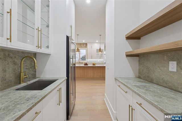 311 Farview Avenue, Paramus, NJ 07652